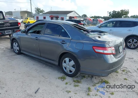 2010 Toyota Camry Se z USA, uszkodzony, nr VIN 4T1BF3EK3AU067751